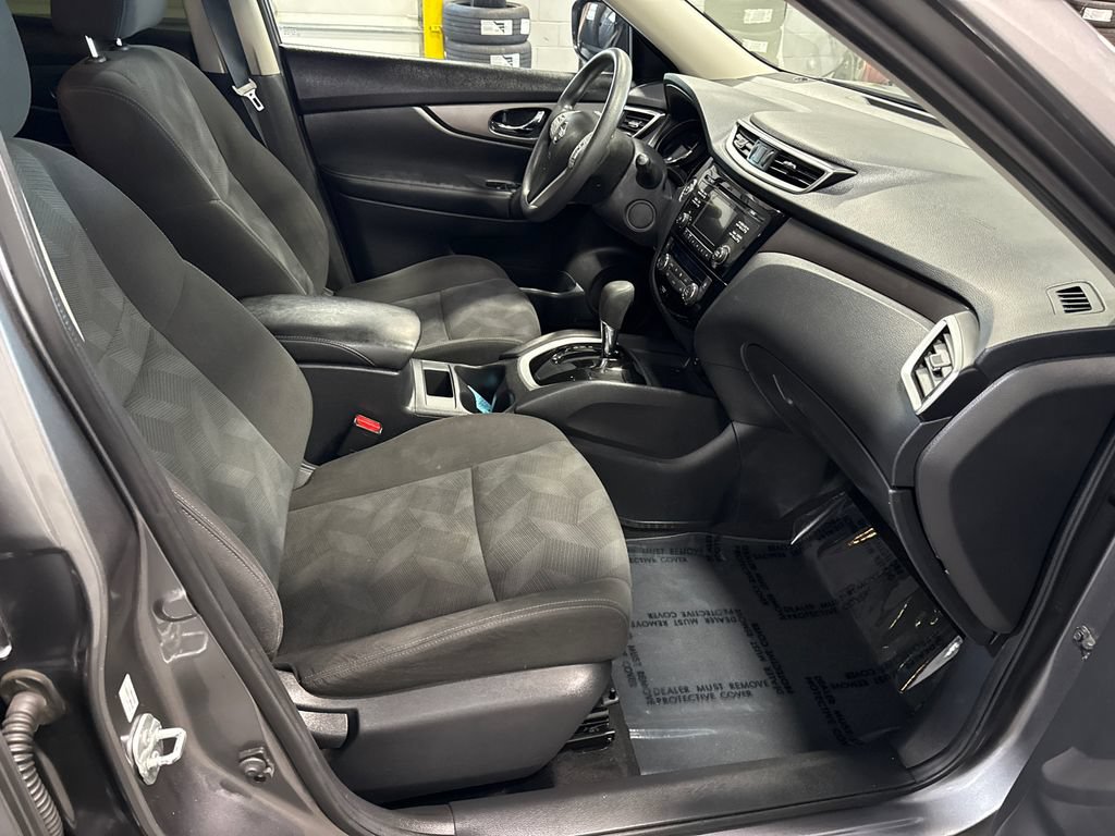 Used 2016 Nissan Rogue SV AWD/4WD image 14