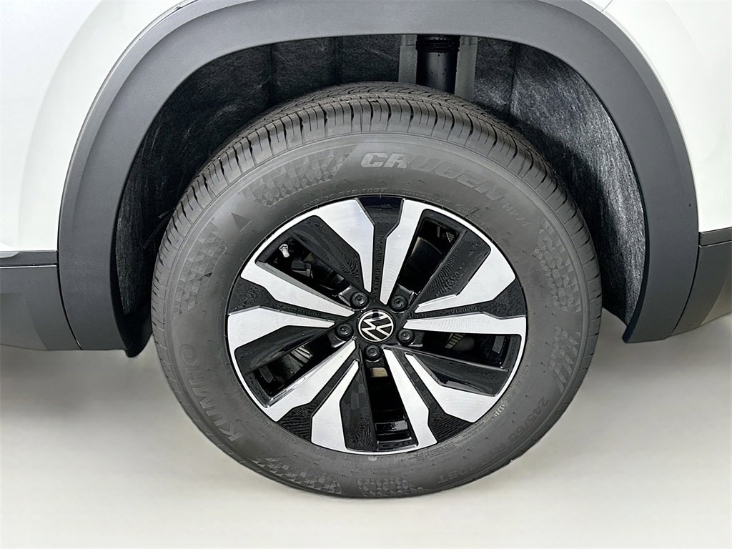 New 2026 Volkswagen Atlas Cross Sport SE image 24