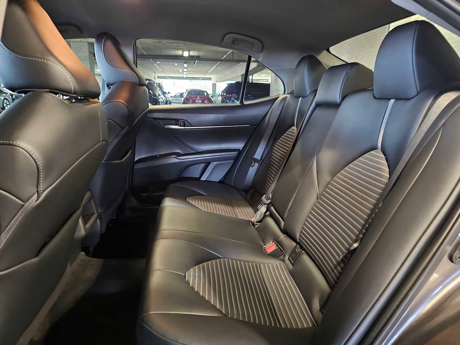 Used 2020 Toyota Camry SE FWD image 28