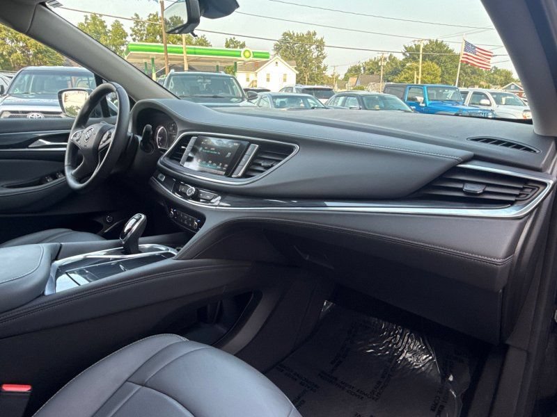 Used 2019 Buick Enclave Essence AWD/4WD image 18