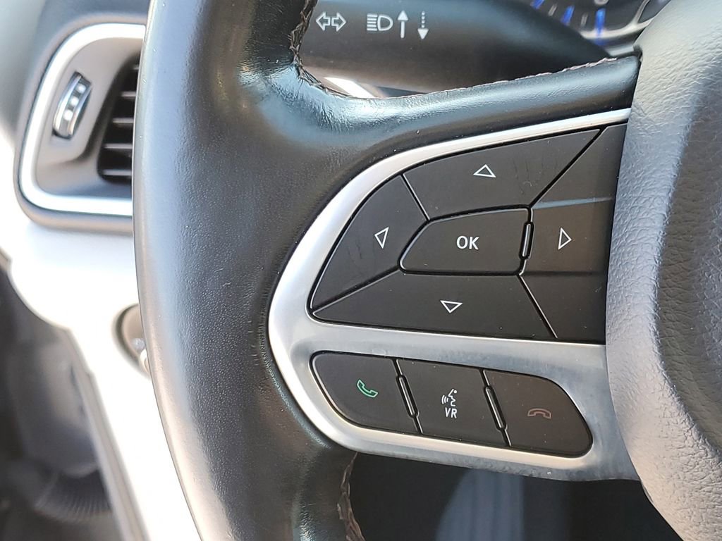 Used 2020 Chrysler Pacifica Touring-L image 12