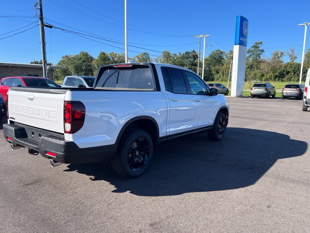 New 2026 Honda Ridgeline Black Edition image 3
