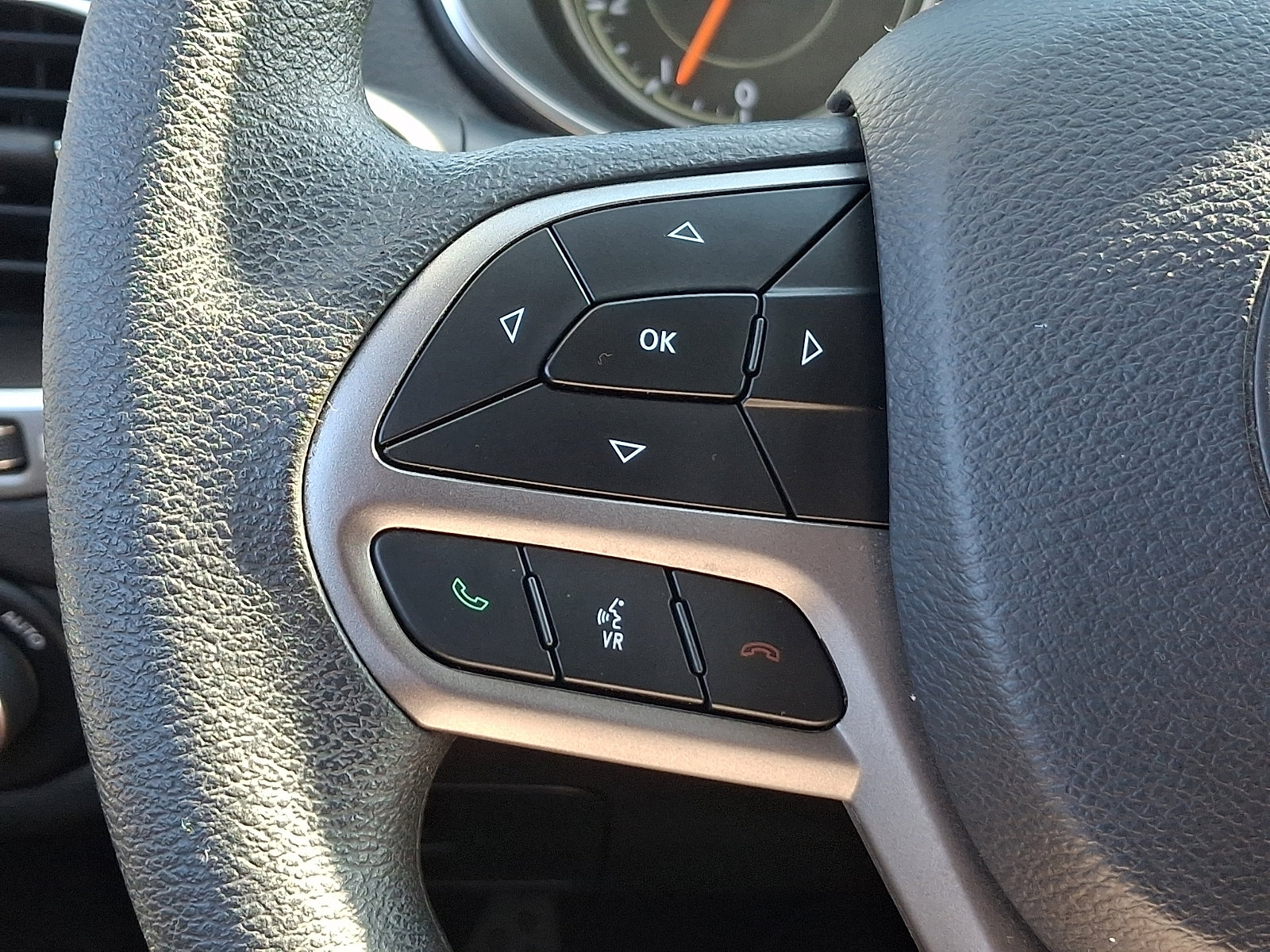 Used 2019 Jeep Cherokee Latitude w/ Popular Appearance Group AWD/4WD image 20