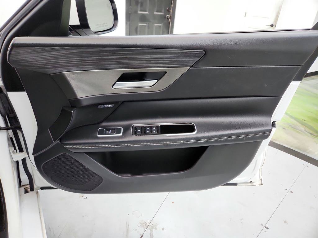 Used 2018 Jaguar XF S AWD/4WD image 28