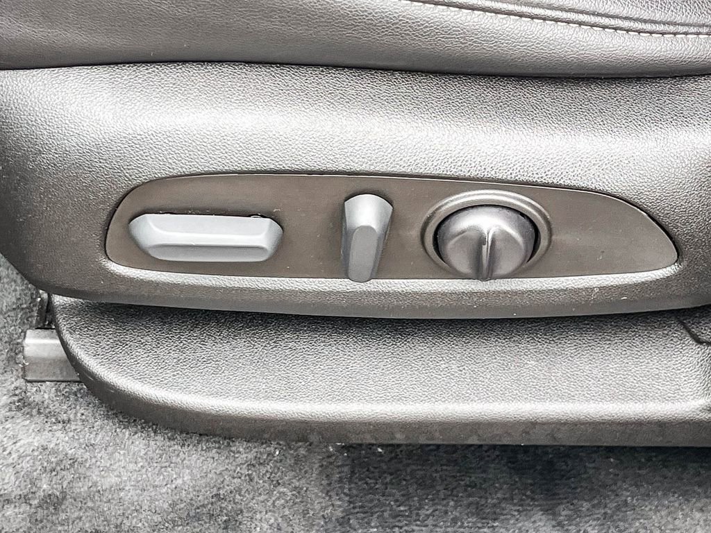 Used 2022 Chevrolet Traverse LT w/ LPO, Floor Liner Package image 47