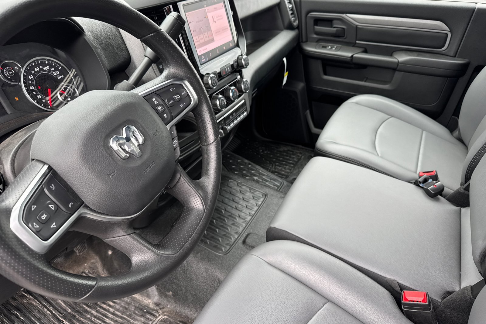 New 2026 RAM 5500 Tradesman w/ Chrome Appearance Group image 9