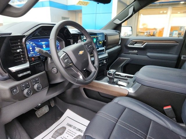 Used 2025 Chevrolet Silverado 1500 High Country w/ Technology Package image 14