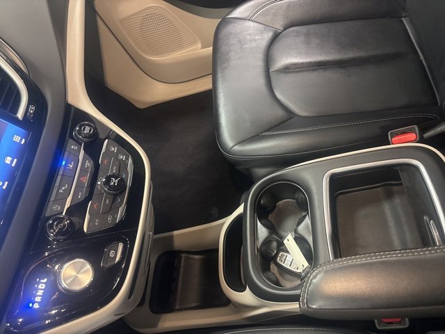 Used 2024 Chrysler Pacifica Touring-L image 24