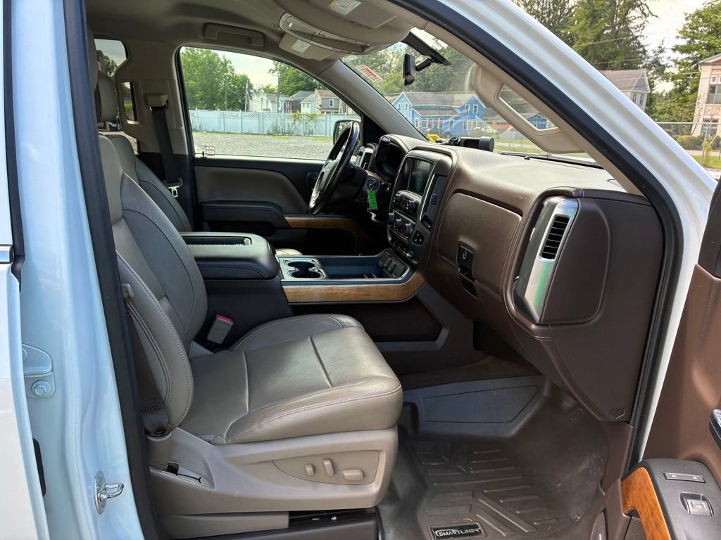 Used 2018 Chevrolet Silverado 1500 LTZ w/ Sport Package AWD/4WD image 31