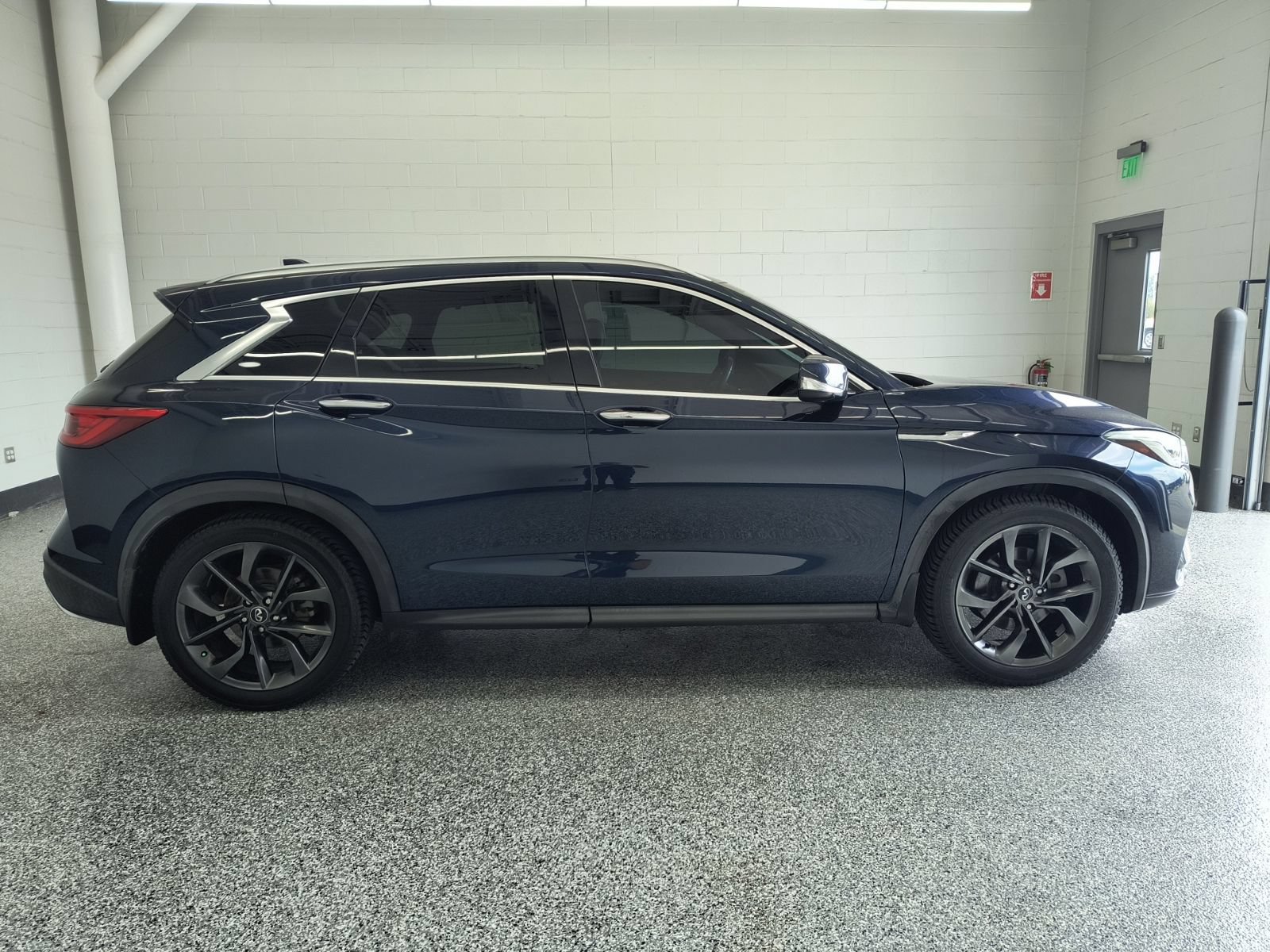 Used 2019 INFINITI QX50 Essential w/ Sensory Package FWD image 6