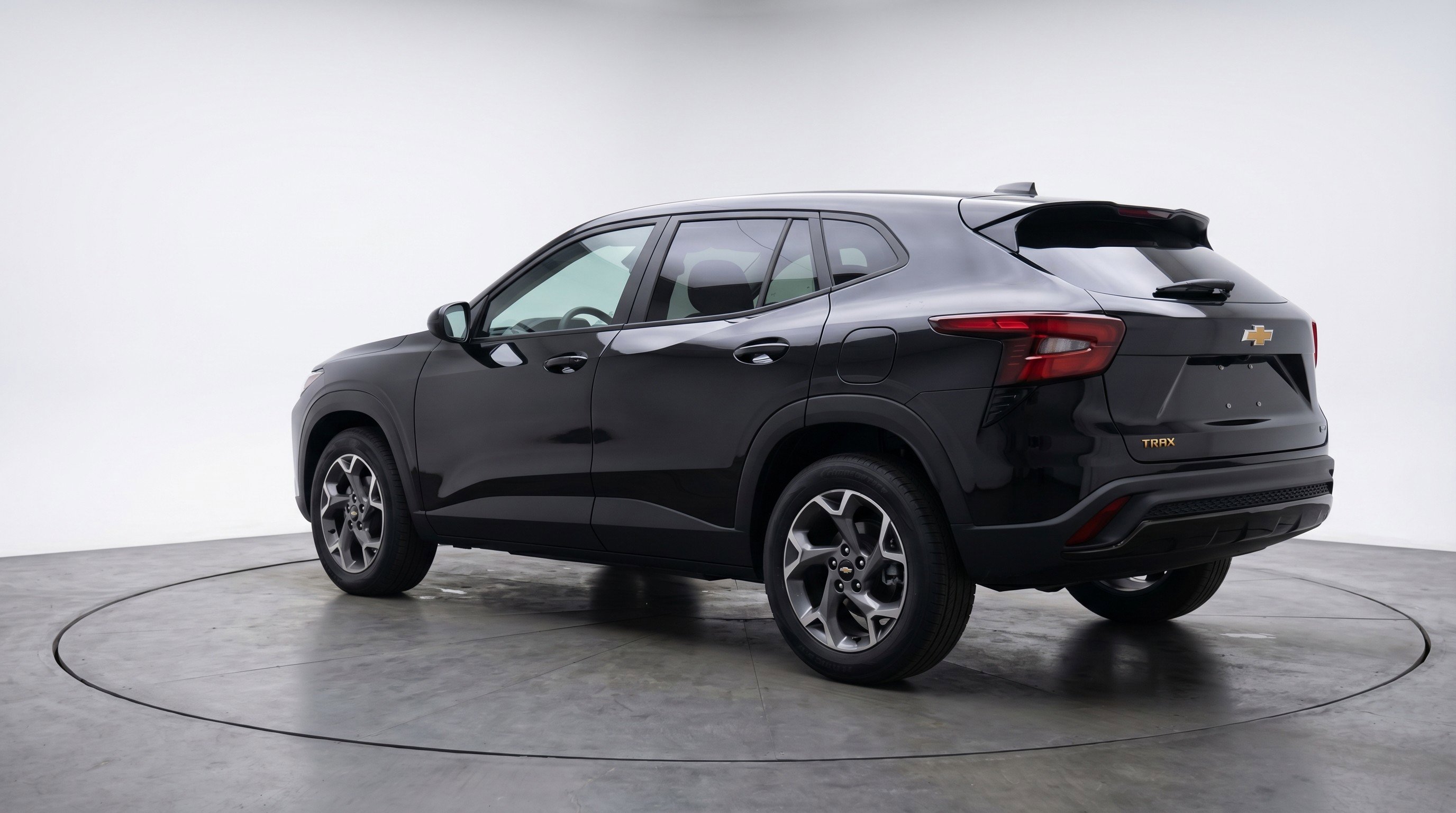 Used 2025 Chevrolet Trax LT FWD image 6