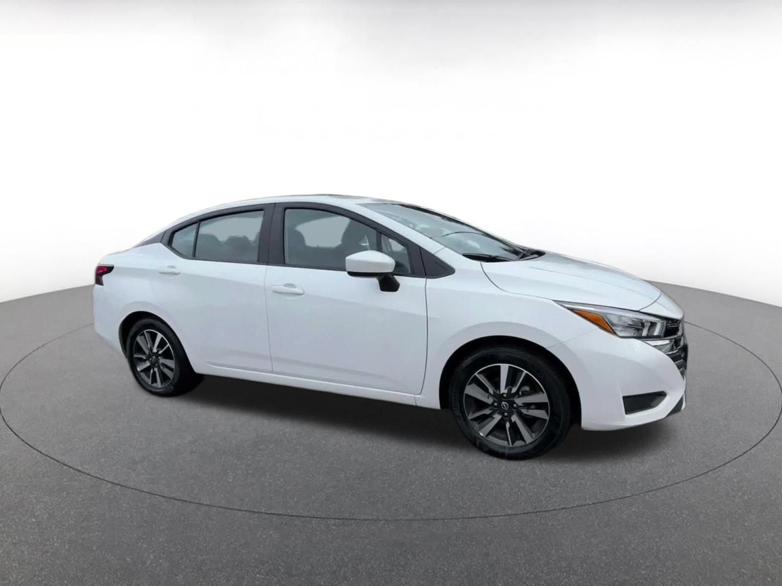 Used 2025 Nissan Versa SV FWD video 2