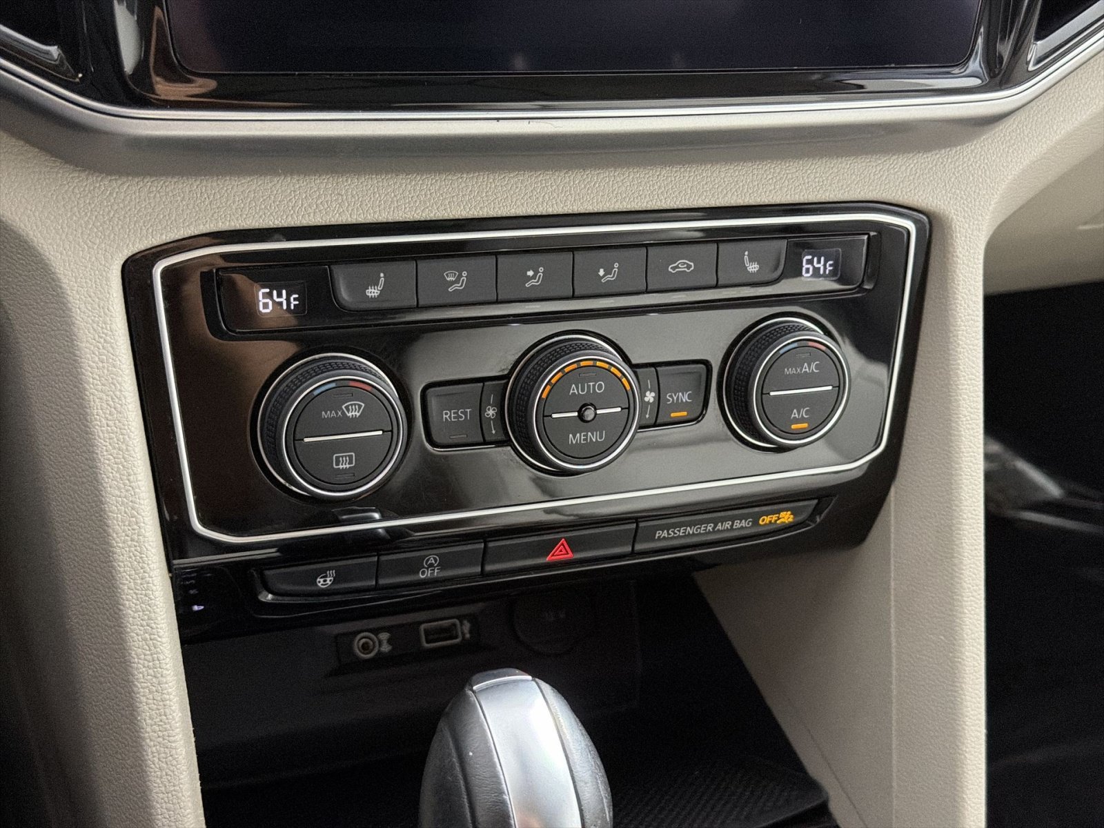 Used 2019 Volkswagen Atlas SEL R-Line AWD/4WD image 20