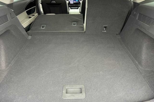 Used 2024 Lincoln Nautilus Reserve w/ Equipment Group 202A image 13