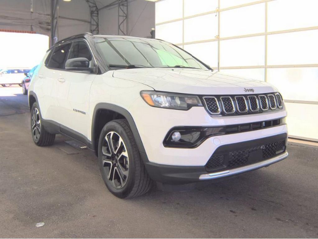 Used 2023 Jeep Compass Limited AWD/4WD image 4