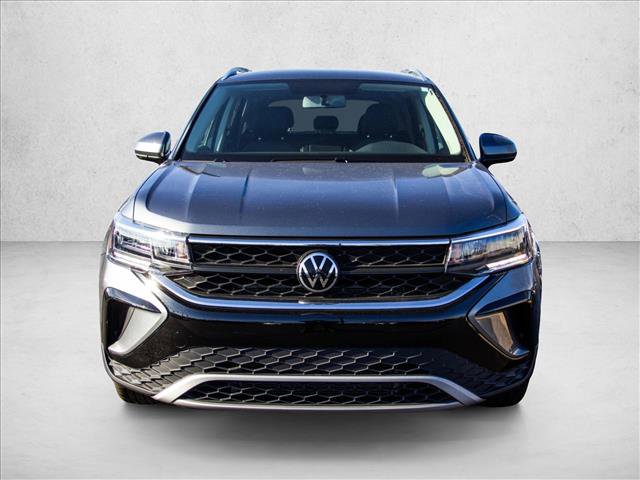 Used 2022 Volkswagen Taos SE image 2