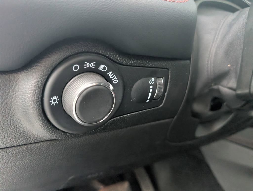 Used 2023 Dodge Durango R/T w/ Blacktop Package image 16