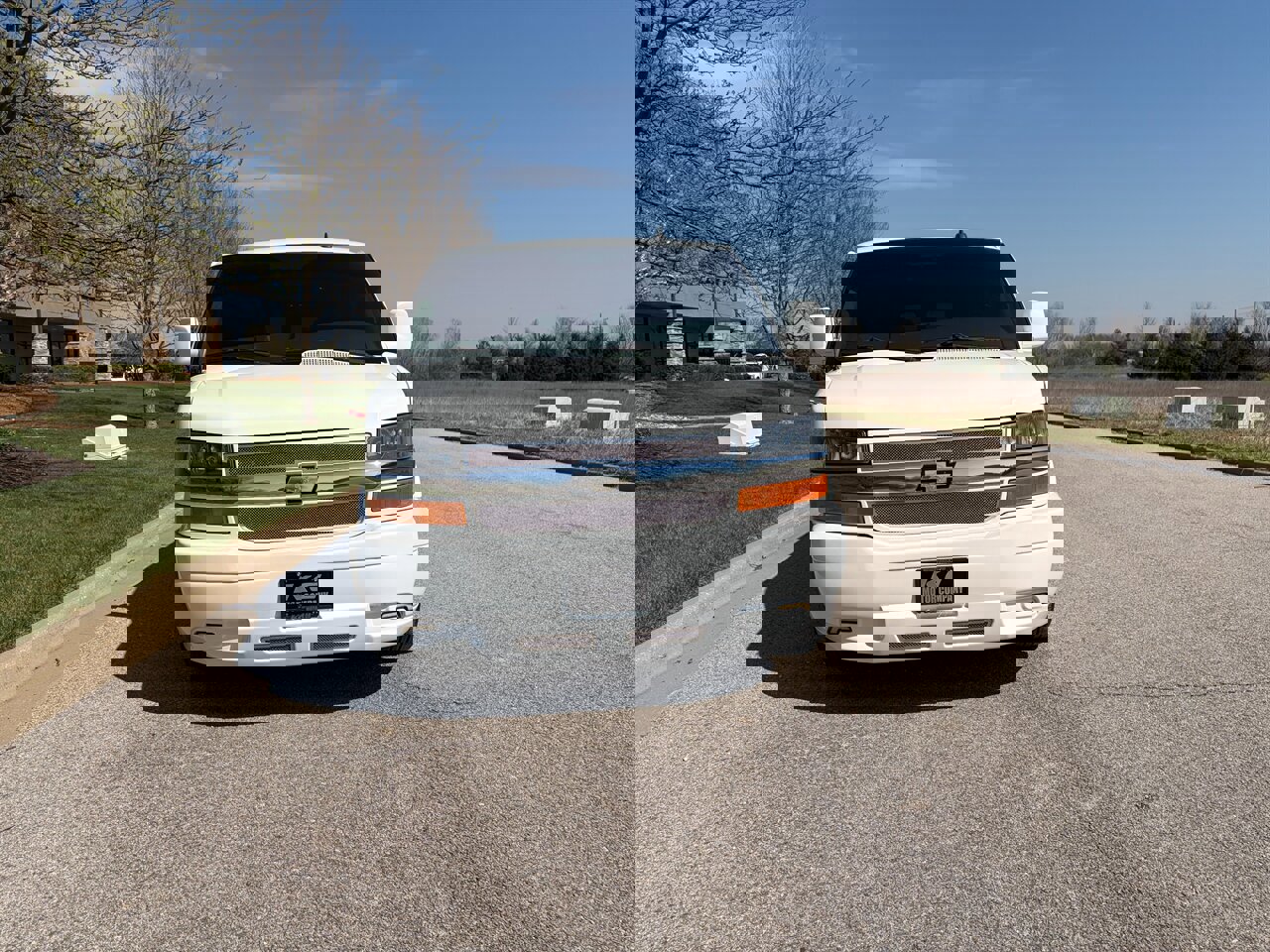 Used 2016 Chevrolet Express 2500 image 3