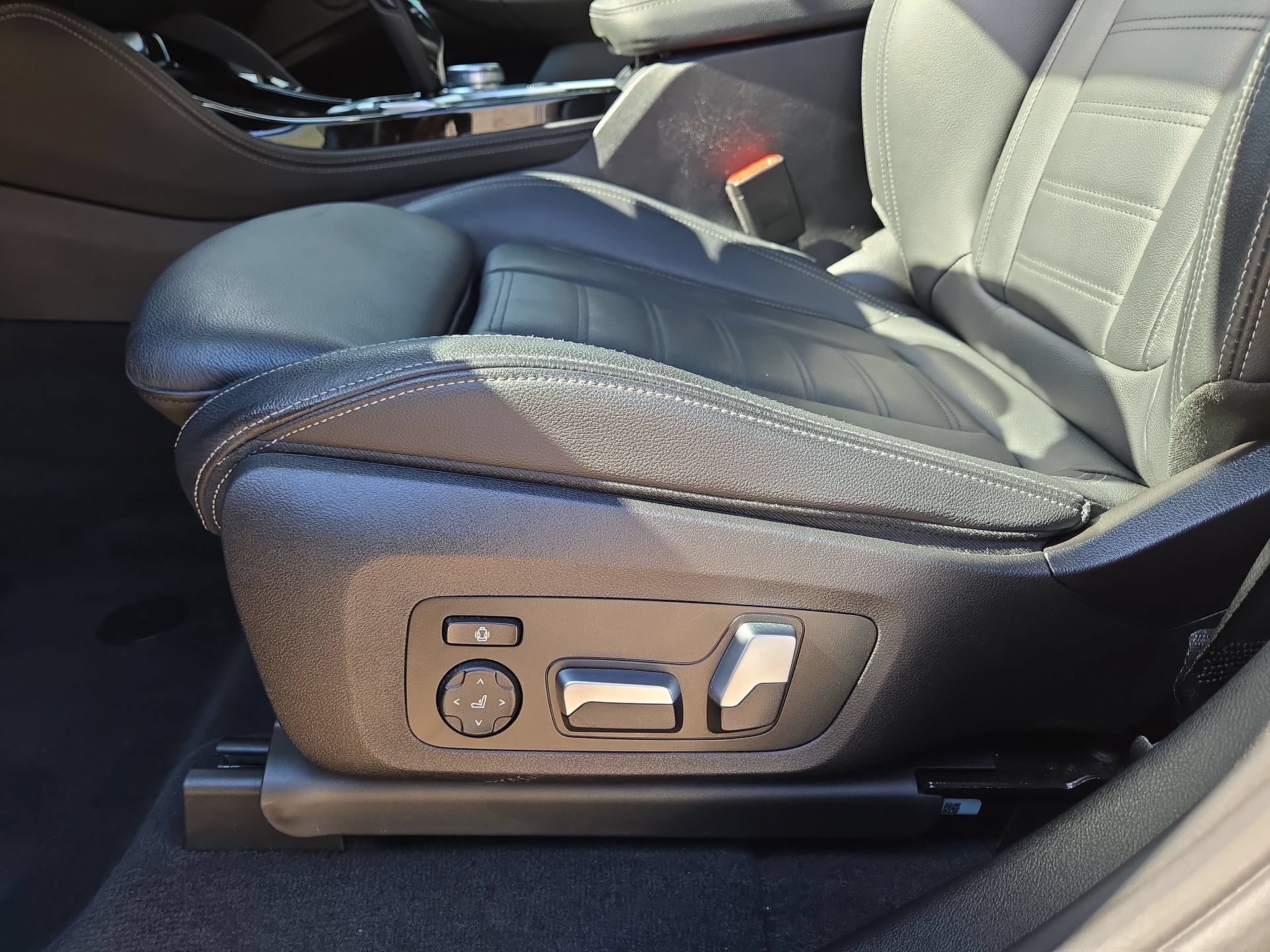 Used 2021 BMW X4 xDrive30i w/ M Sport Package AWD/4WD image 17