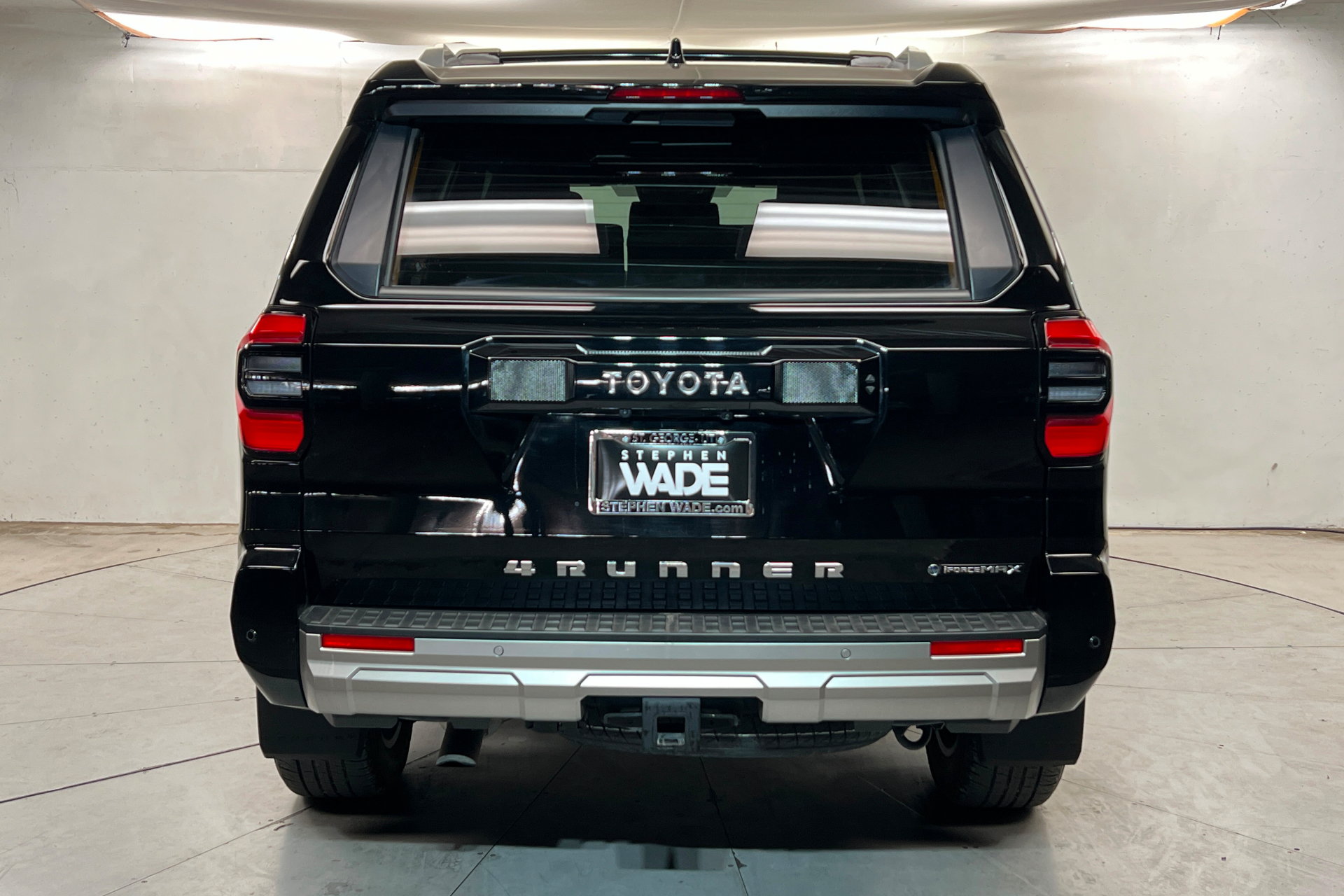 Used 2025 Toyota 4Runner Limited w/ Tow Technology Package AWD/4WD image 5