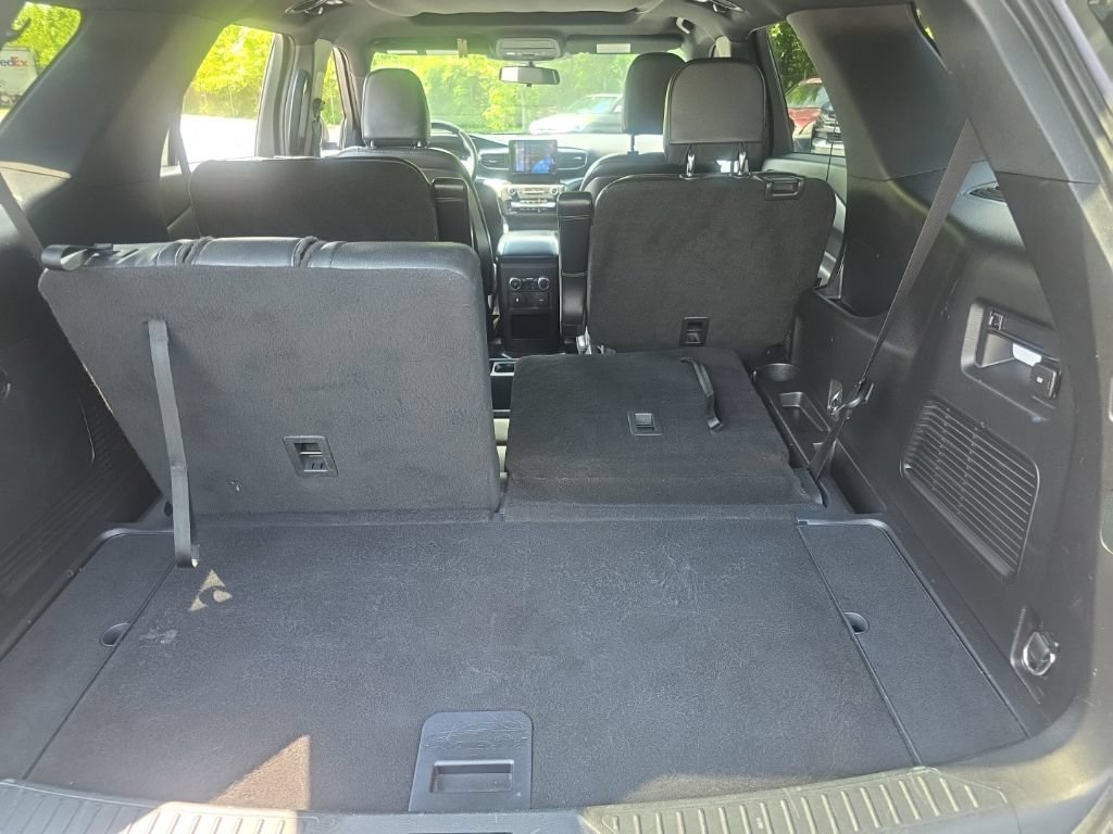 Used 2020 Ford Explorer XLT w/ Equipment Group 202A AWD/4WD image 33