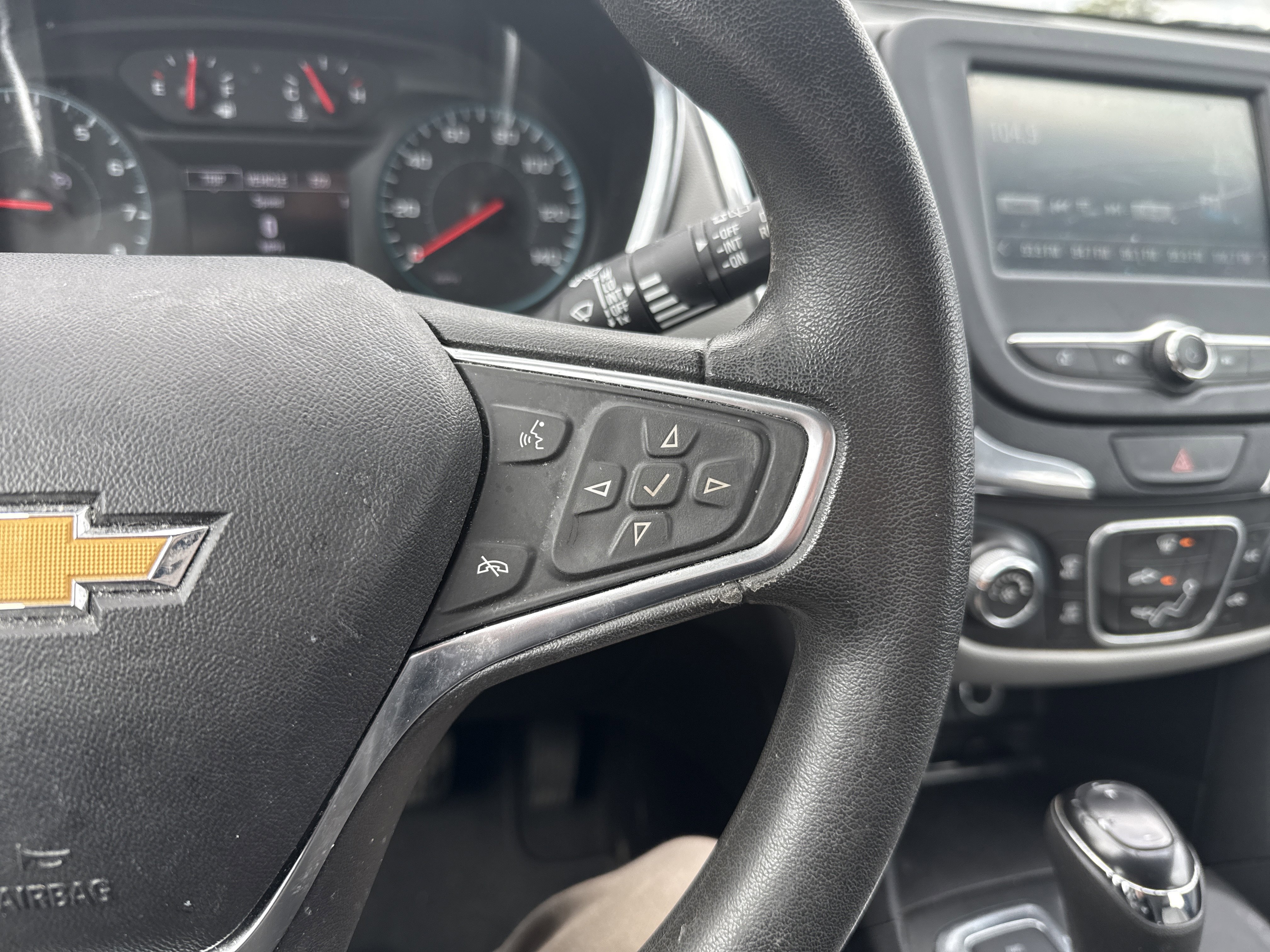 Used 2018 Chevrolet Equinox LS w/ LPO, Cargo Package image 16