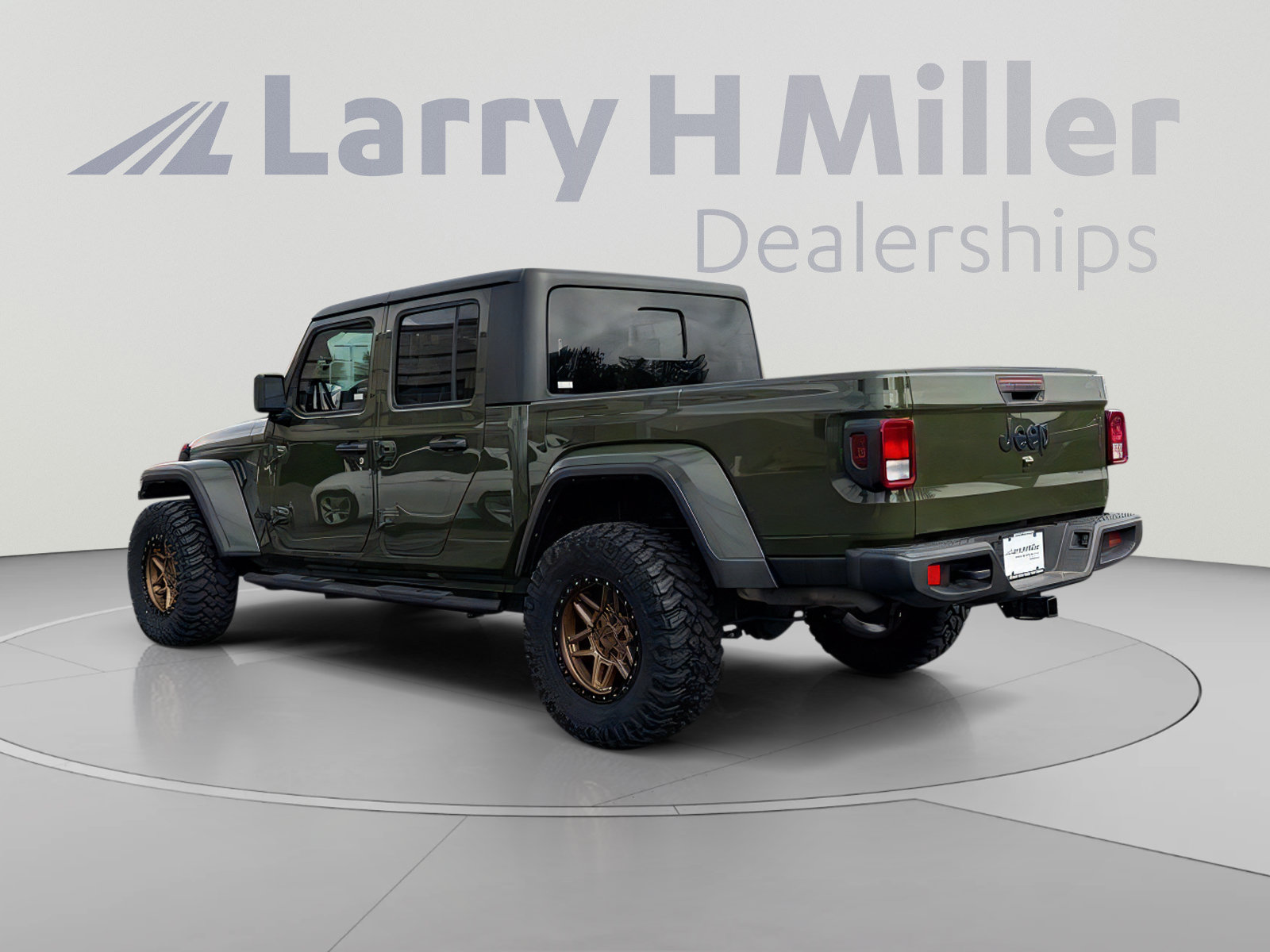 Used 2022 Jeep Gladiator Sport AWD/4WD image 3