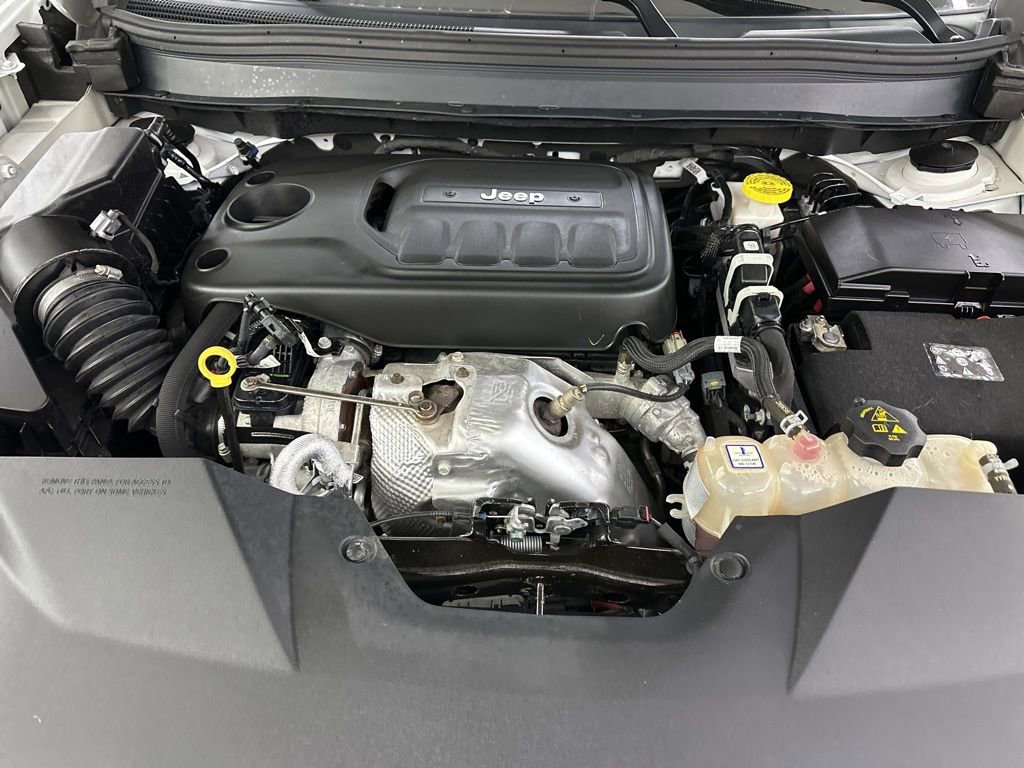 Used 2019 Jeep Cherokee Latitude Plus image 18