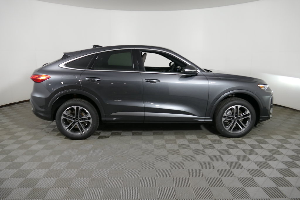 New 2026 Audi Q5 Premium Plus AWD/4WD image 2