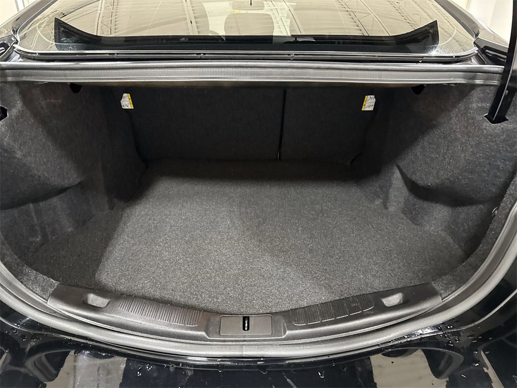 Used 2017 Ford Fusion SE w/ Fusion SE Technology Package image 24