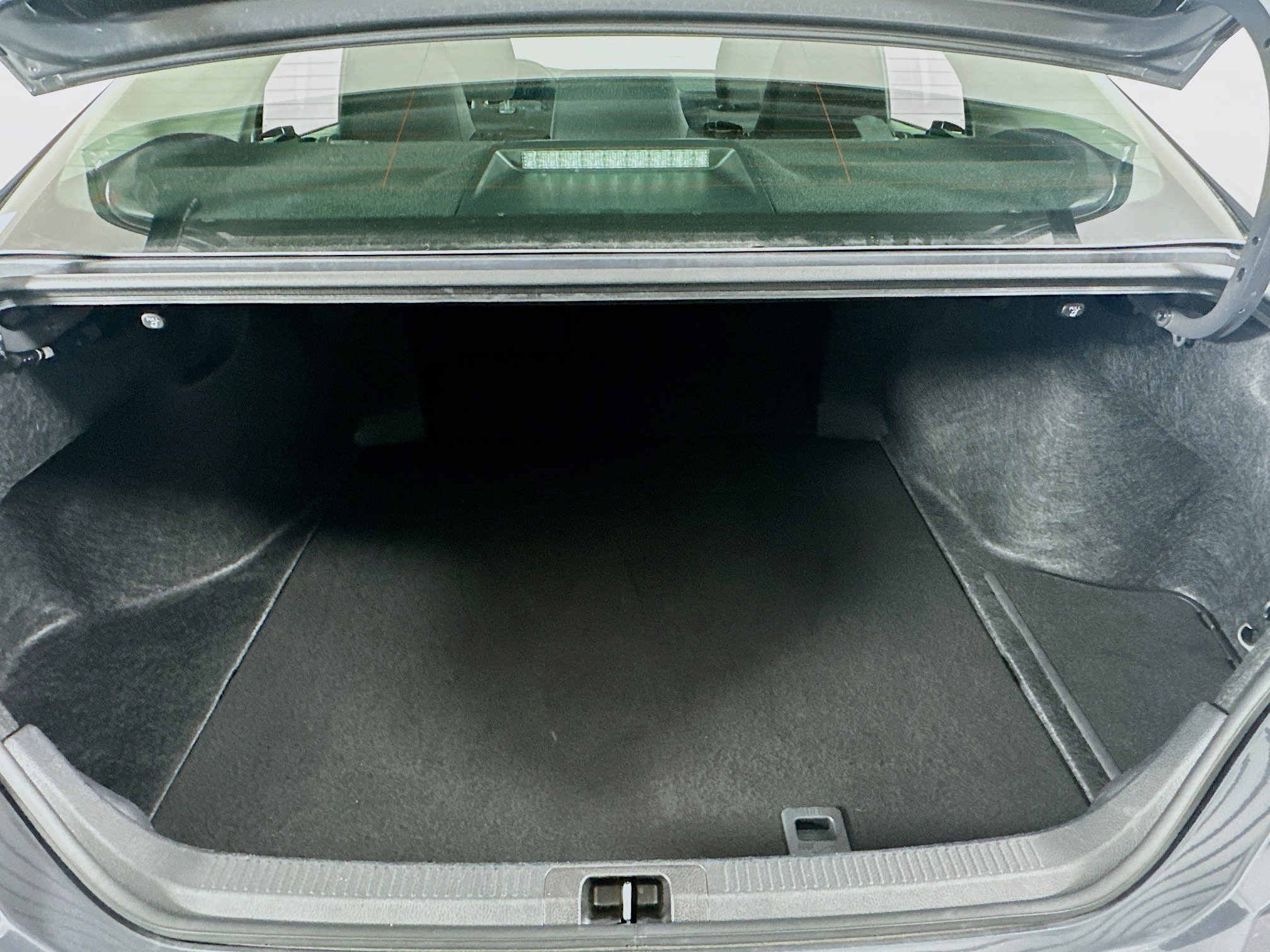 Used 2025 Toyota Camry LE image 28