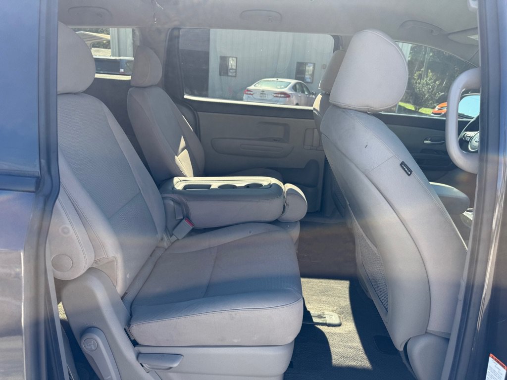 Used 2021 Kia Sedona LX FWD image 16