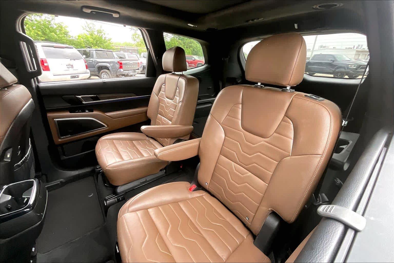 Used 2022 Kia Telluride SX w/ SX Prestige Package AWD/4WD image 21