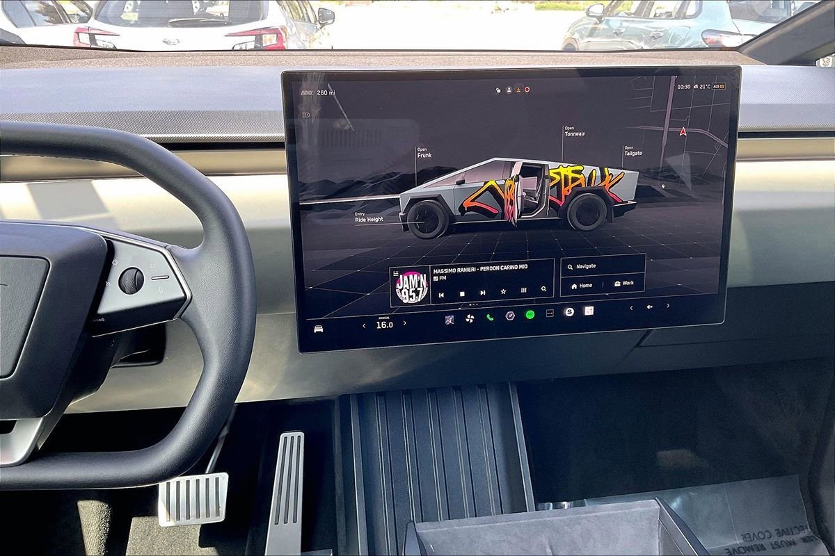 Used 2025 Tesla Cybertruck AWD Crew Cab image 12