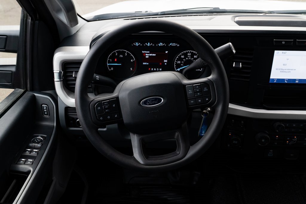 Used 2024 Ford F350 XLT image 11