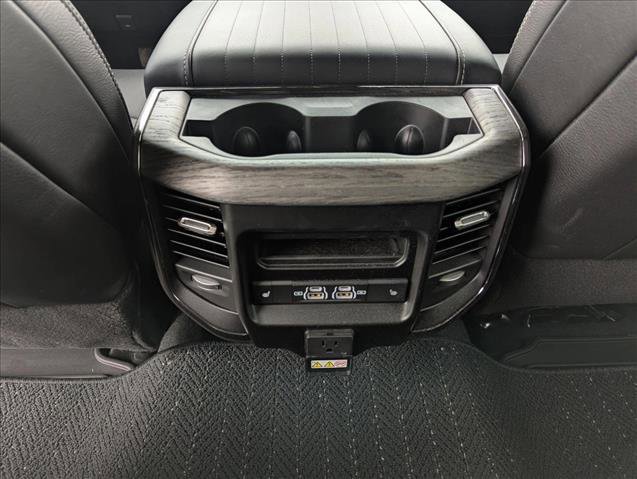 Used 2025 RAM 2500 Limited AWD/4WD image 15
