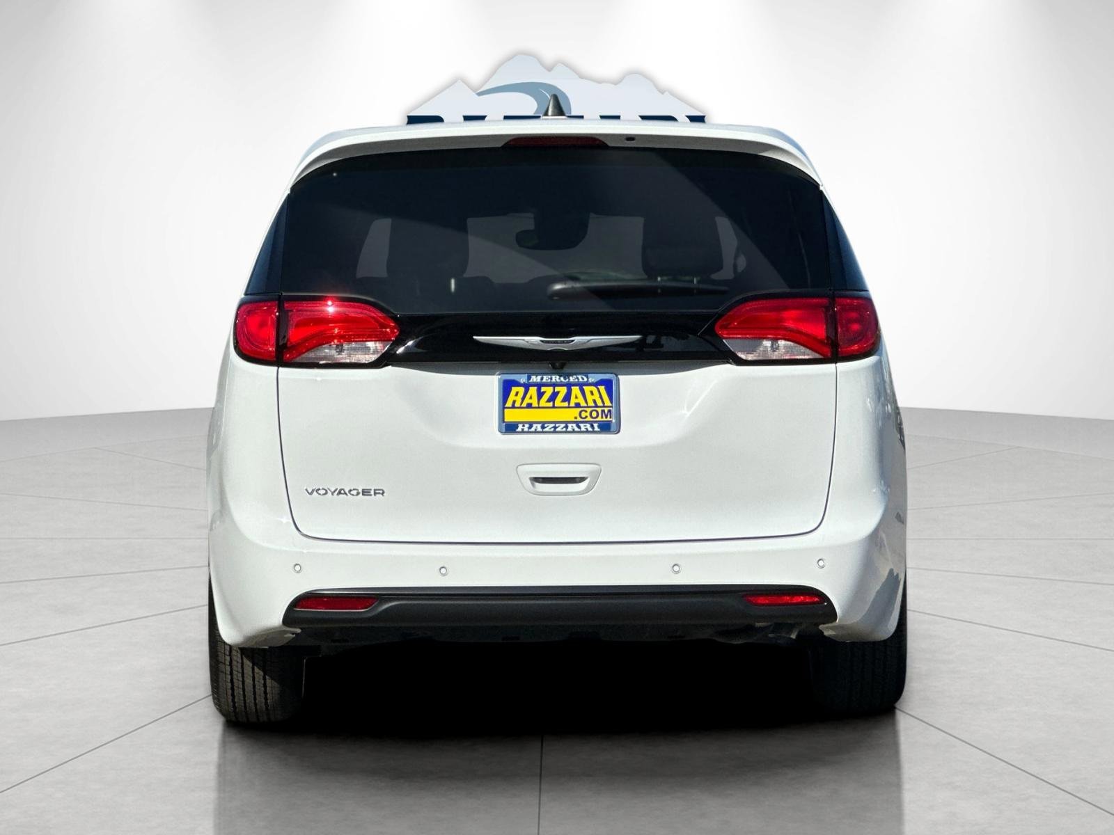 New 2025 Chrysler Voyager LX image 4