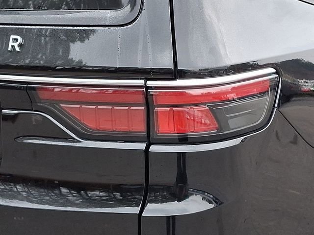 Used 2022 Jeep Wagoneer Series III w/ Premium Group I image 12