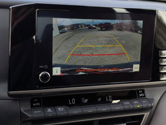 Used 2025 Toyota Camry SE image 17