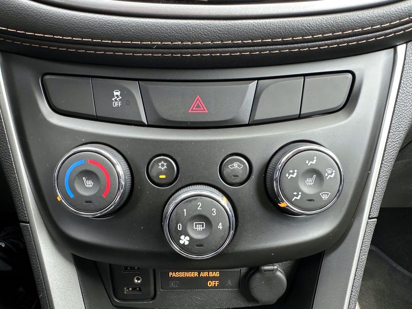 Used 2021 Chevrolet Trax LT w/ Redline Edition AWD/4WD image 24