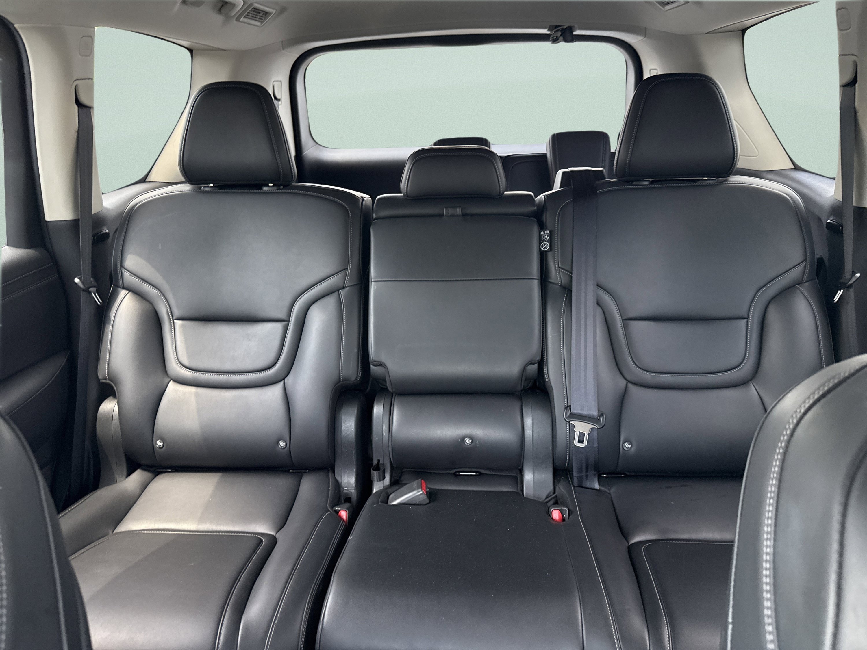 Used 2025 Nissan Armada SV AWD/4WD image 23
