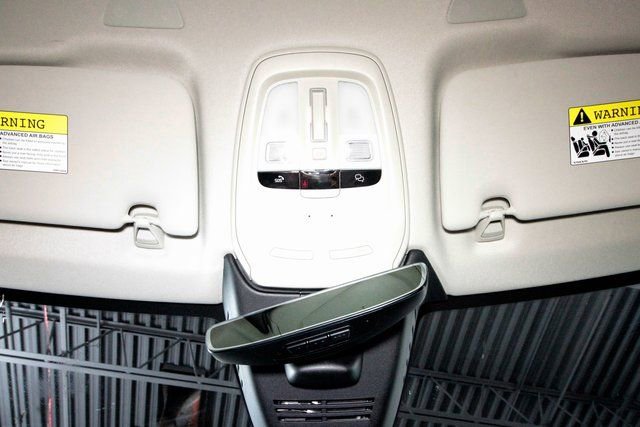 Certified 2025 Volvo XC60 B5 Core image 8