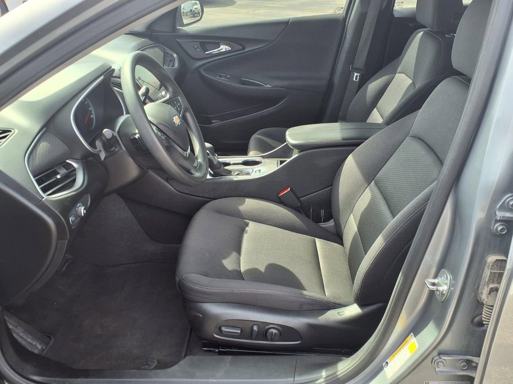 Used 2024 Chevrolet Malibu LT image 23