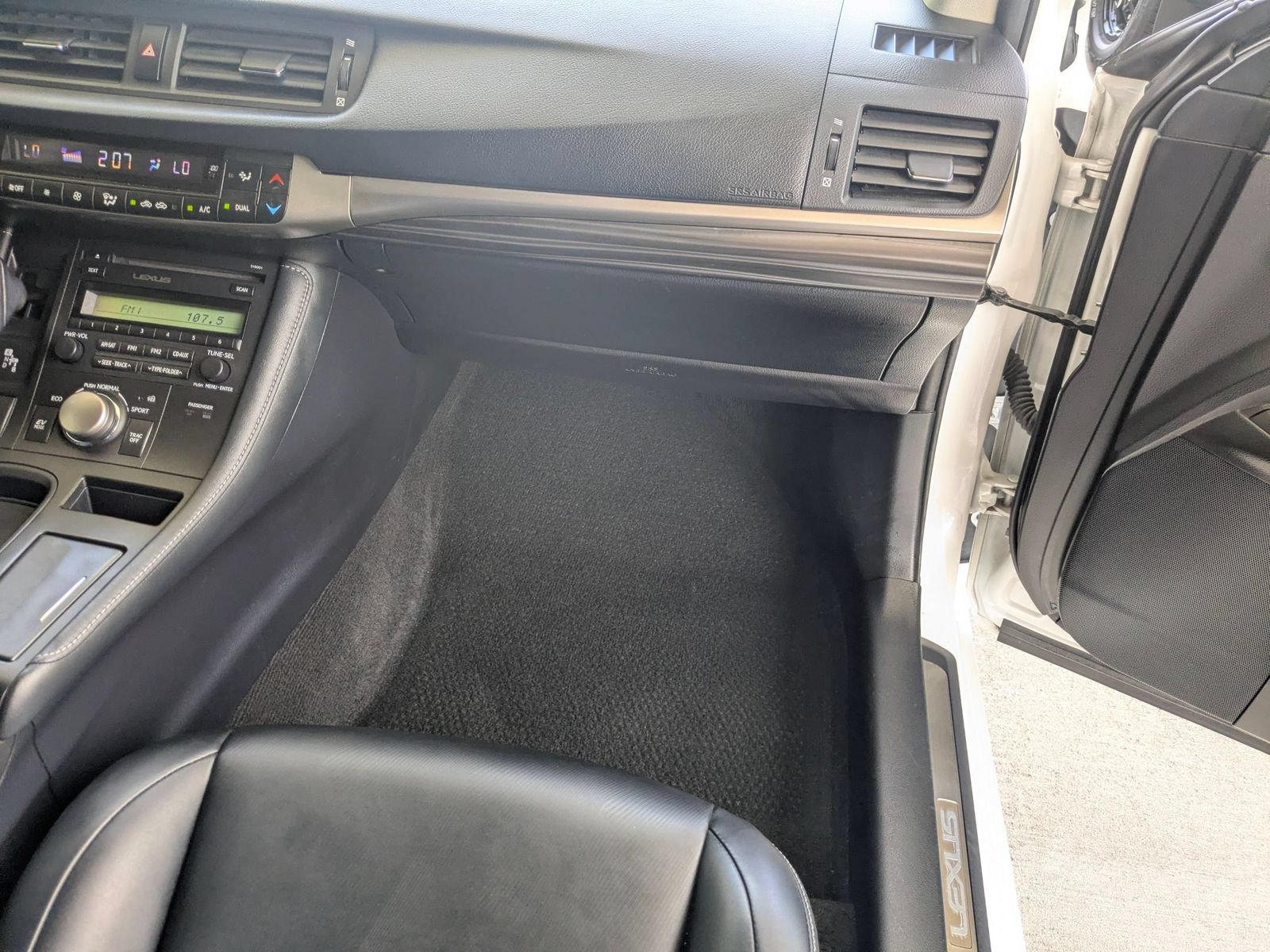 Used 2014 Lexus CT 200h FWD image 24