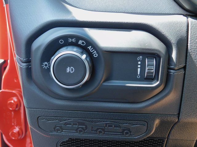 New 2025 Jeep Wrangler Sahara w/ Technology Group image 30