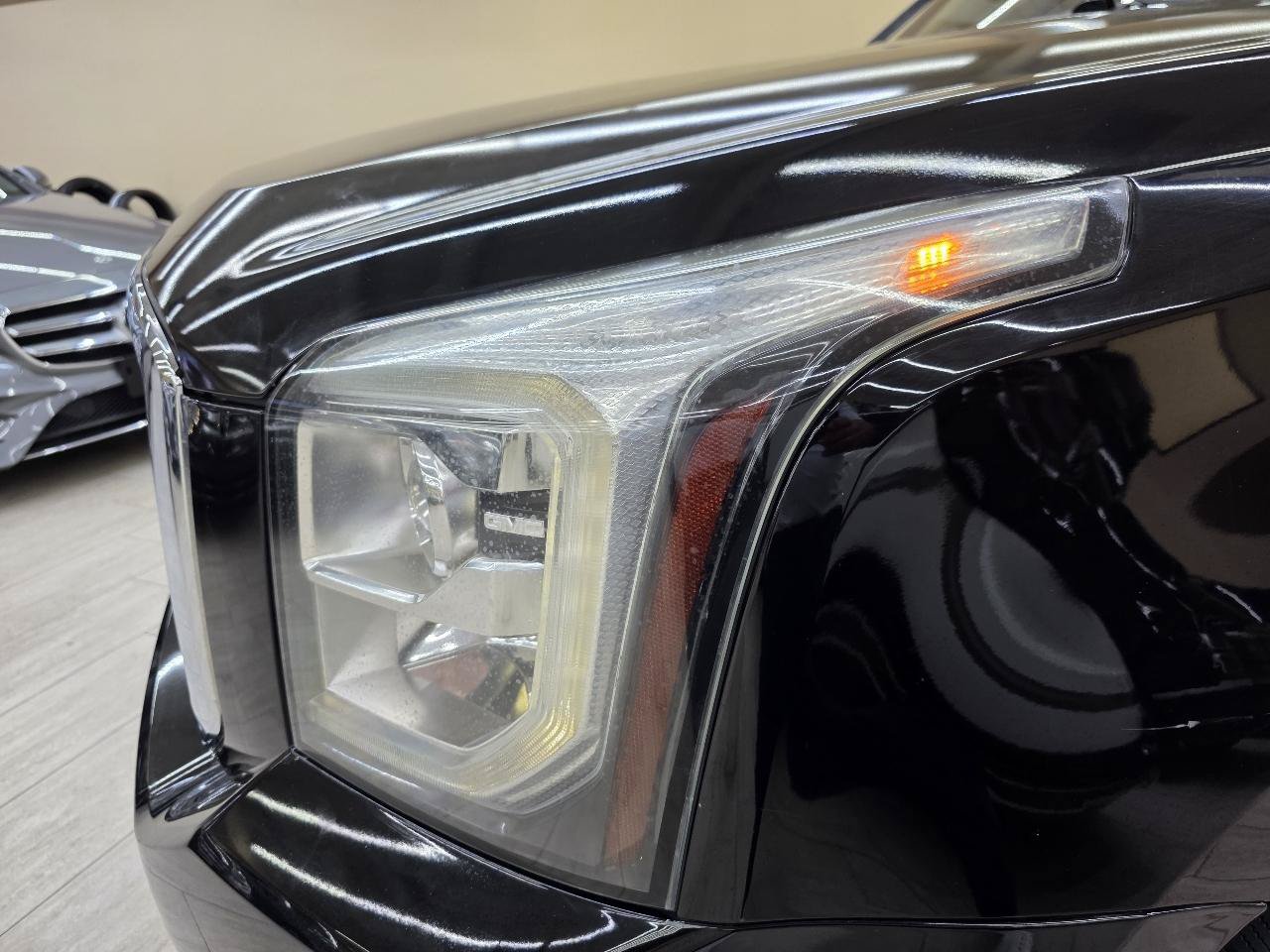 Used 2016 GMC Yukon XL Denali w/ Open Road Package AWD/4WD image 10