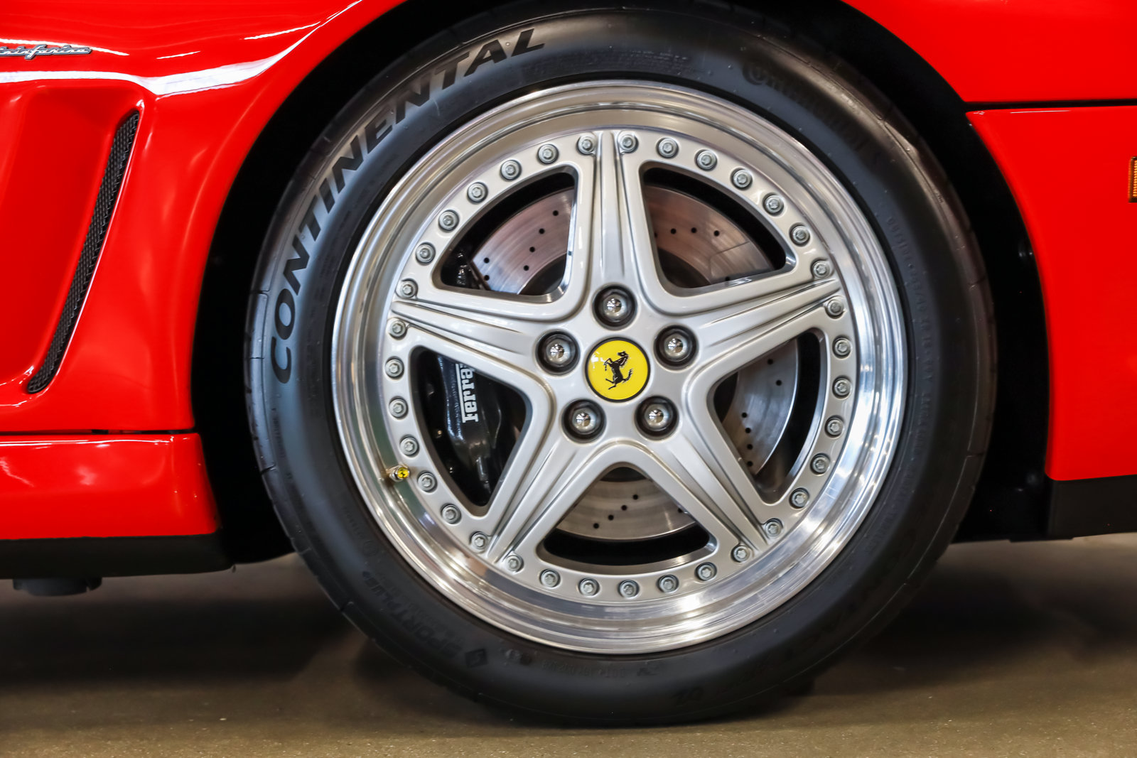 Used 2000 Ferrari 550 Maranello Coupe RWD image 15