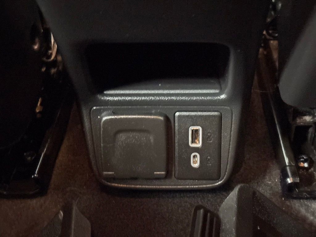 Used 2022 Chevrolet TrailBlazer RS w/ Technology Package image 14