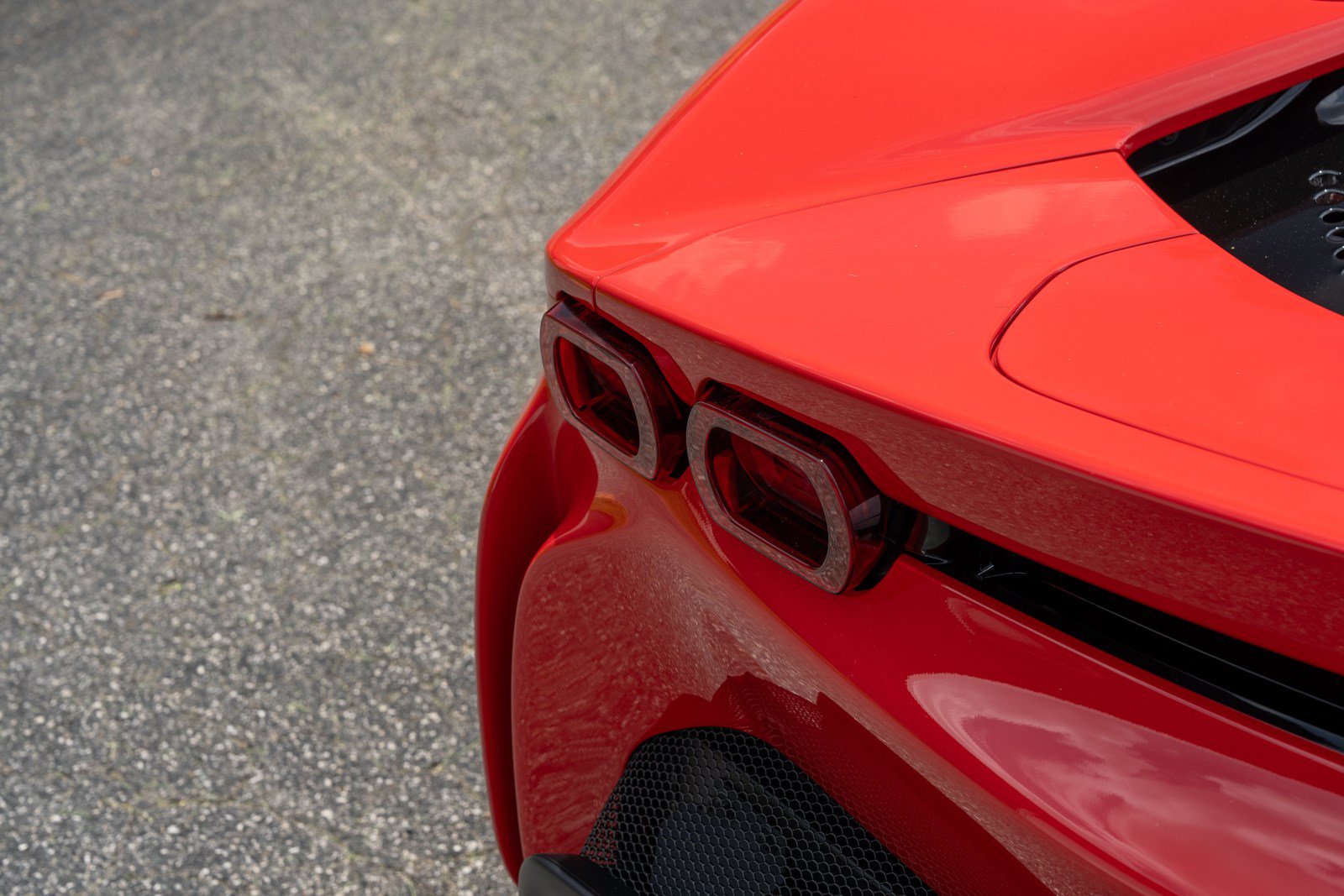 Used 2022 Ferrari SF90 Stradale AWD/4WD image 19