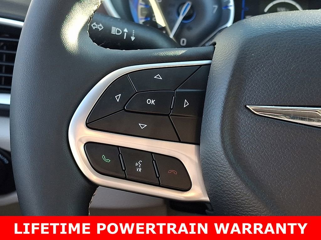 Used 2024 Chrysler Voyager LX image 22